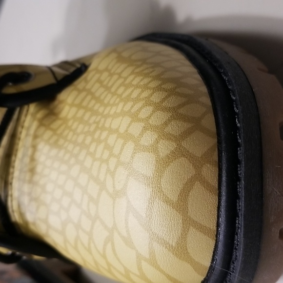 NWT BEAUTIFUL BOOTS - Picture 7 of 7